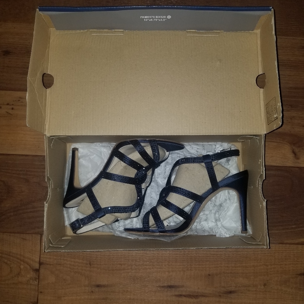 Women’s Size 7 Rhinestone Heels